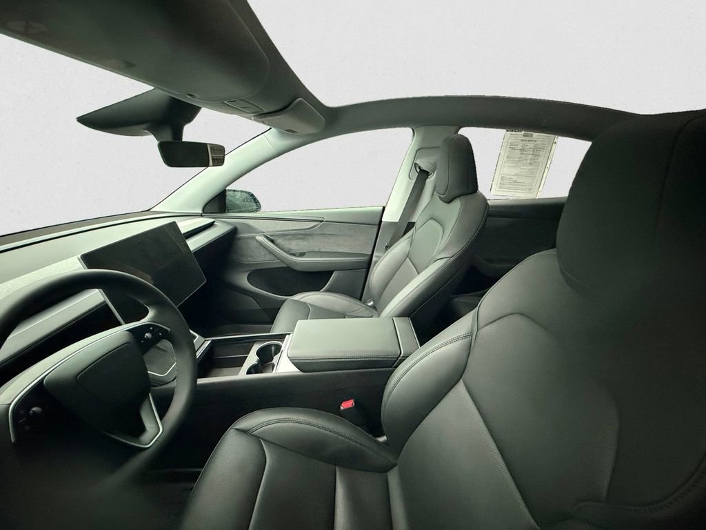 Used 2026 Tesla Model Y Long Range image 8