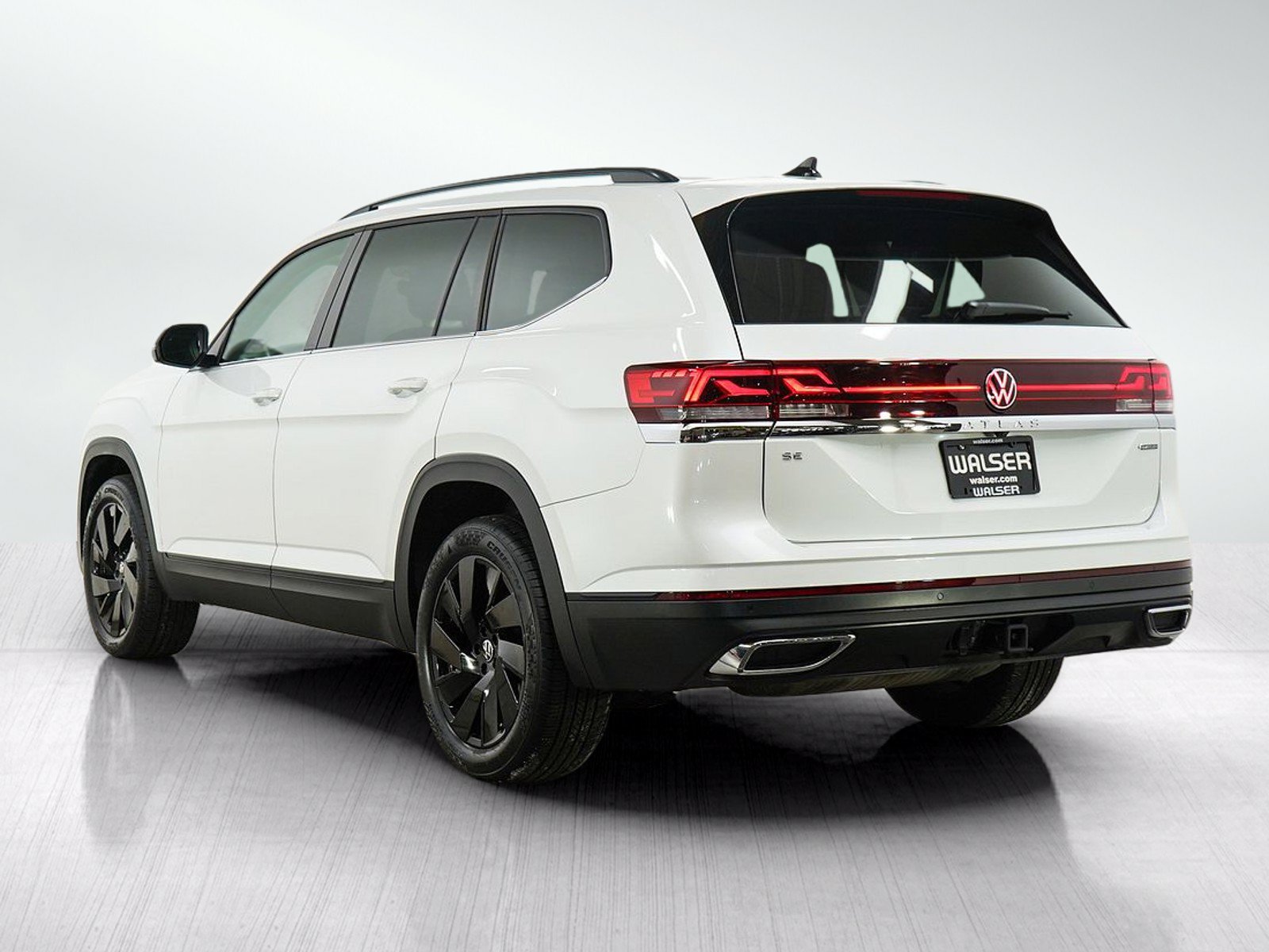 Used 2026 Volkswagen Atlas SE AWD/4WD image 3