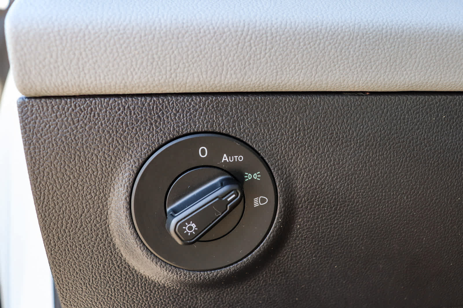 Used 2023 Volkswagen Taos SE image 23