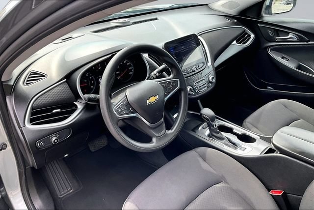 Used 2024 Chevrolet Malibu LT FWD image 16