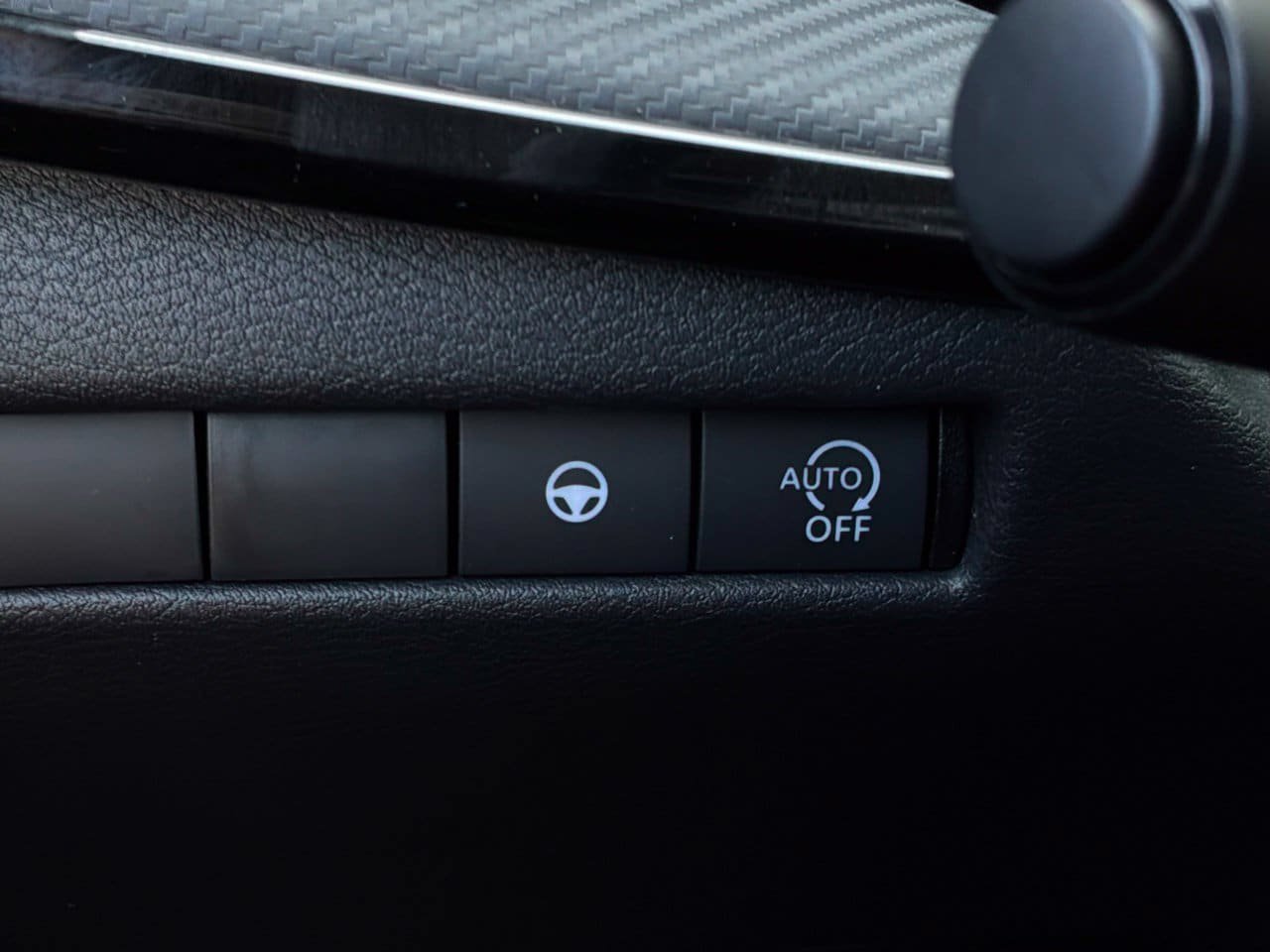 Used 2026 Nissan Kicks SR FWD image 26