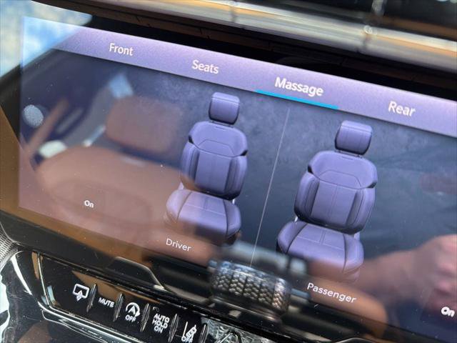 Certified 2025 Jeep Grand Wagoneer L Series III w/ Rear Seat Video Group 1 AWD/4WD image 16