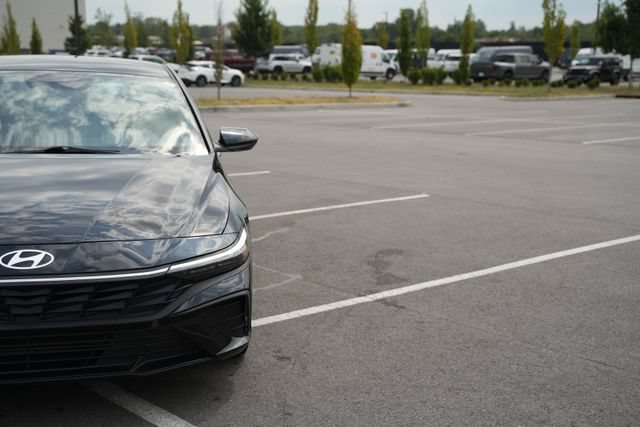 Used 2025 Hyundai Elantra Sport FWD image 41