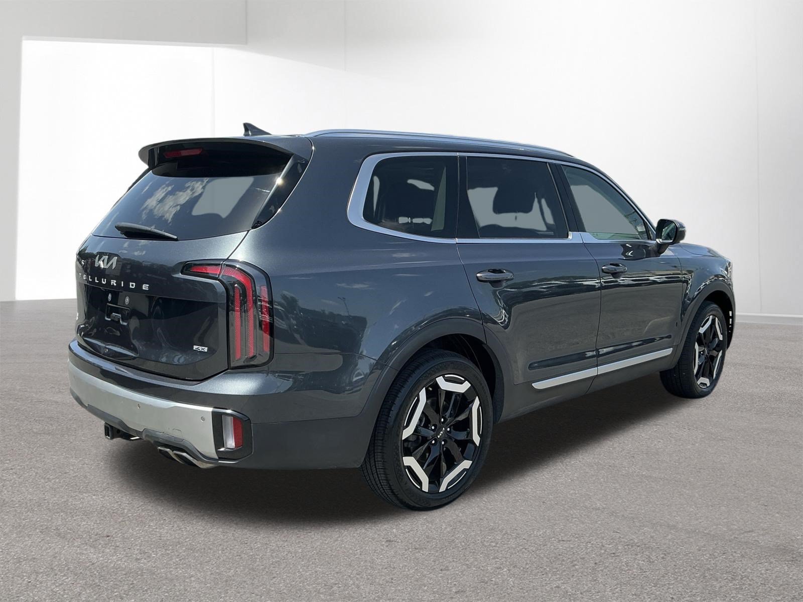 Certified 2024 Kia Telluride EX w/ EX Captain's Chair Package AWD/4WD image 3