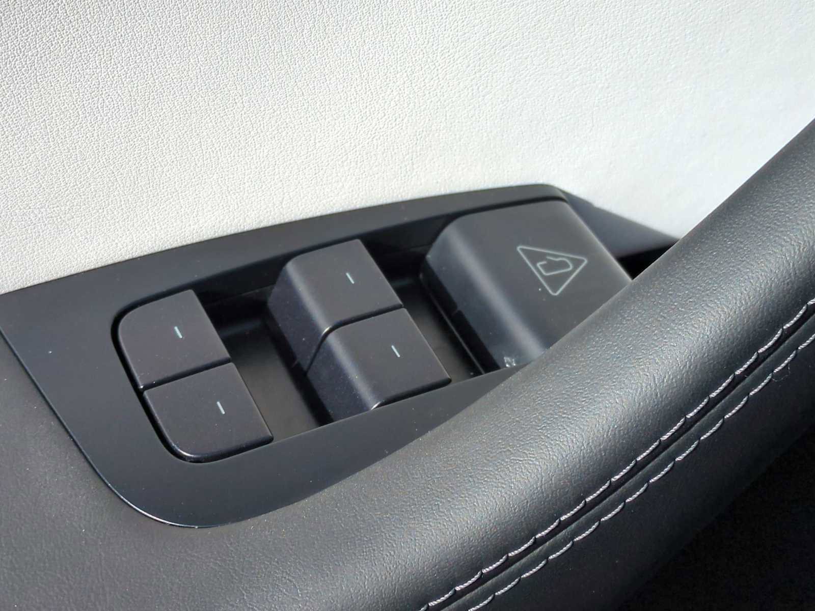 Used 2026 Tesla Model Y 2WD image 22