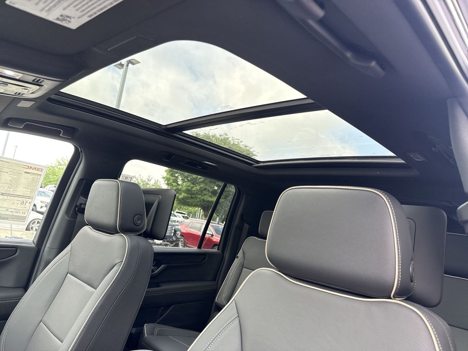 New 2026 GMC Yukon XL Elevation w/ Elevation Premium Package AWD/4WD image 18