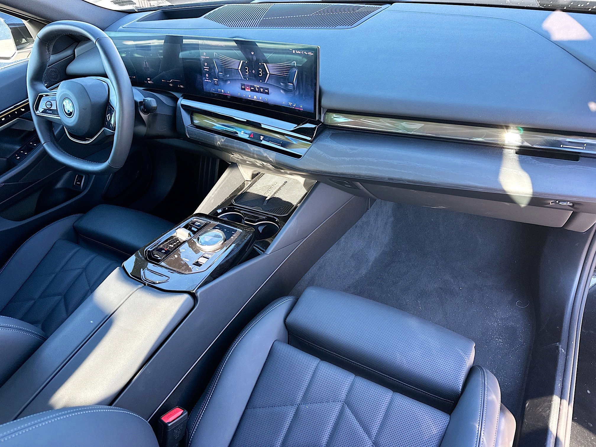 Used 2024 BMW i5 eDrive40i w/ Premium Package image 34