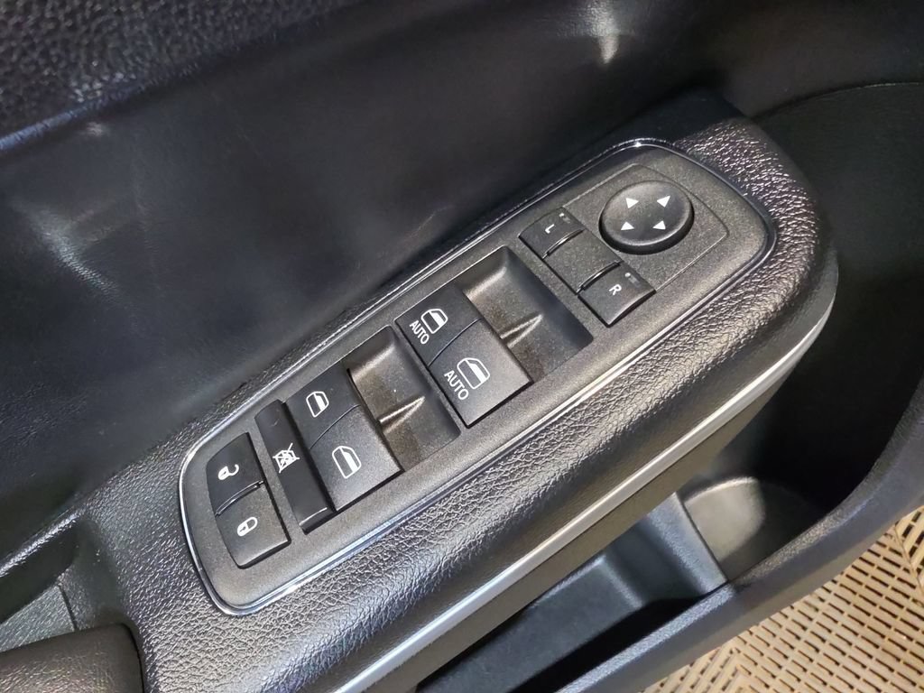 Used 2023 Chrysler 300 Touring L w/ Popular Equipment Group AWD/4WD image 15