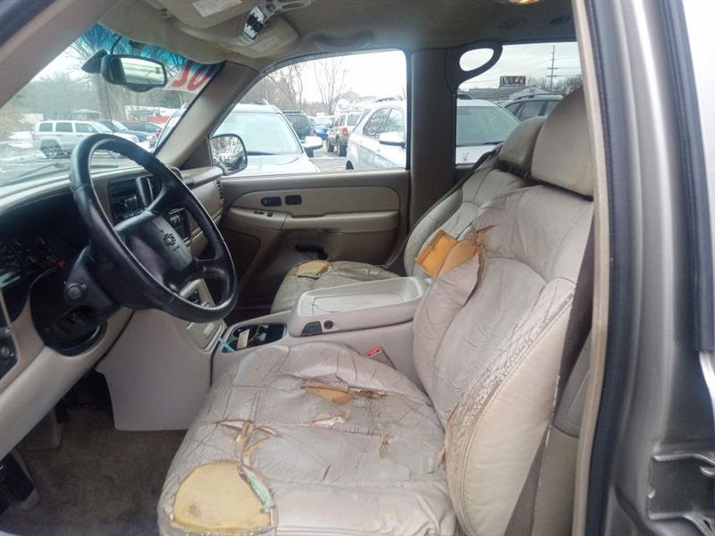 Used 2002 Chevrolet Suburban LT image 7