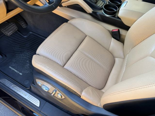 Used 2015 Porsche Cayenne Diesel image 14