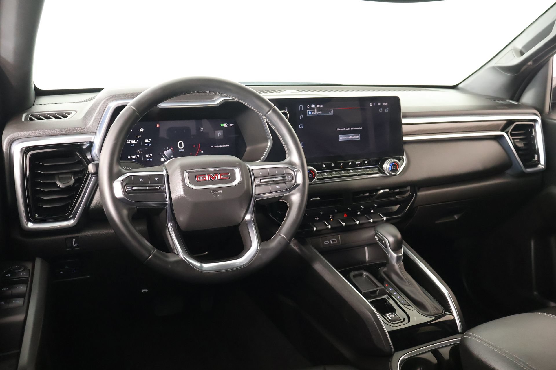 Used 2025 GMC Canyon Elevation w/ Convenience Package RWD image 2