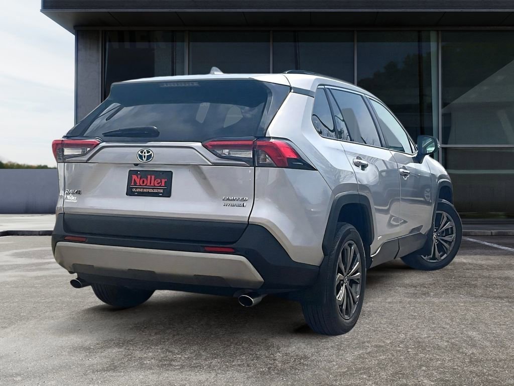 Used 2022 Toyota RAV4 Limited AWD/4WD image 2
