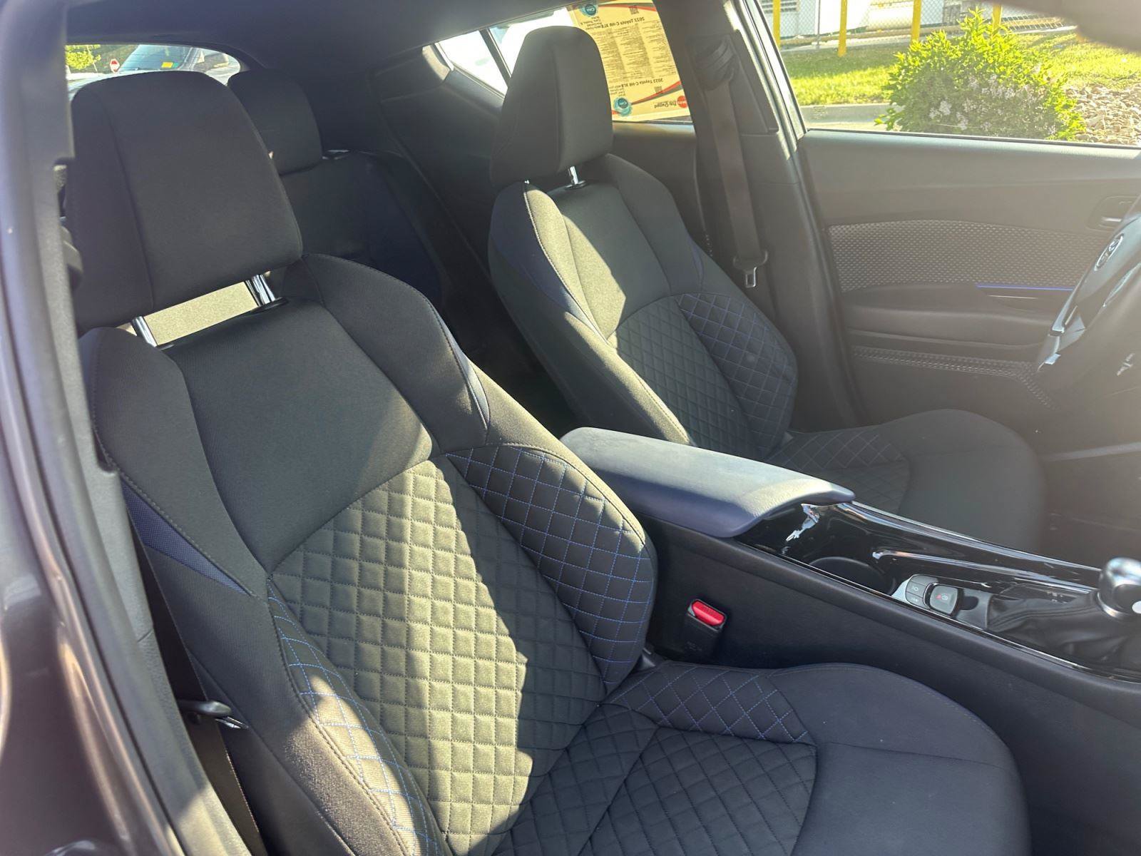 Used 2022 Toyota C-HR XLE FWD image 27
