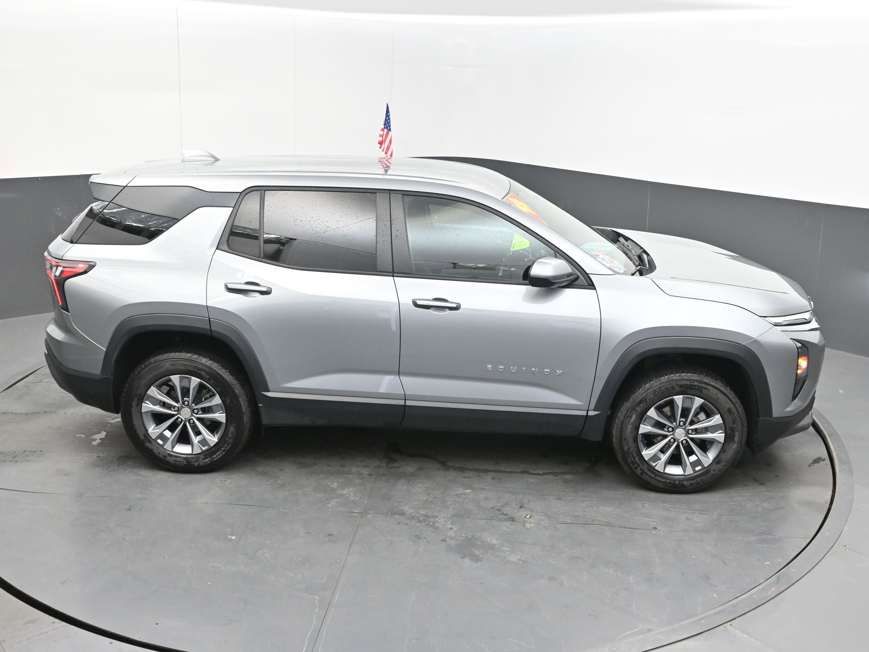 Used 2025 Chevrolet Equinox LT FWD image 39