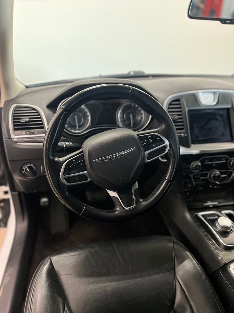 Used 2017 Chrysler 300 Limited AWD/4WD image 10