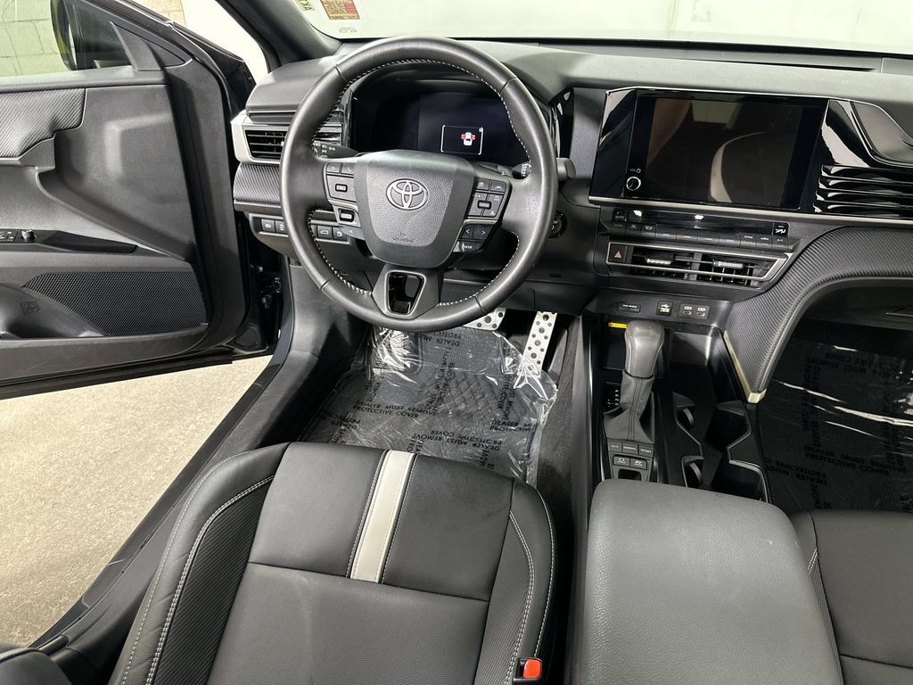 Used 2026 Toyota Camry SE FWD image 15