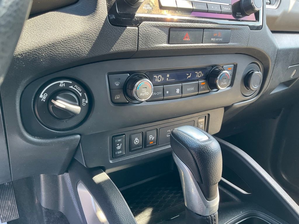 Used 2022 Nissan Frontier SV image 14