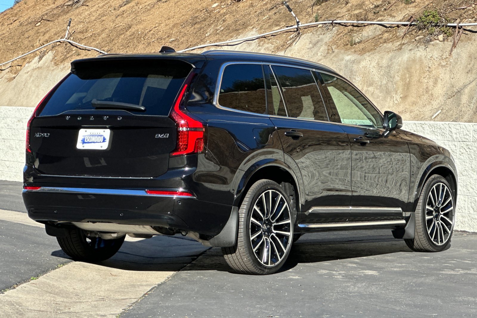 New 2026 Volvo XC90 B6 Ultra w/ Lounge Package AWD/4WD image 5