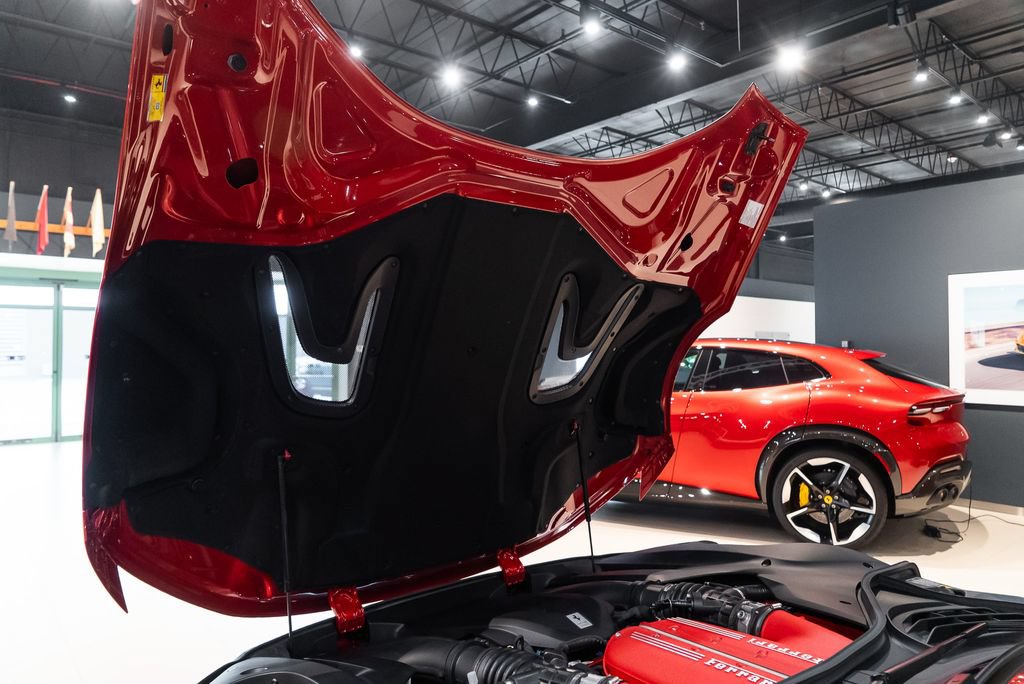 Certified 2025 Ferrari 12Cilindri RWD image 17