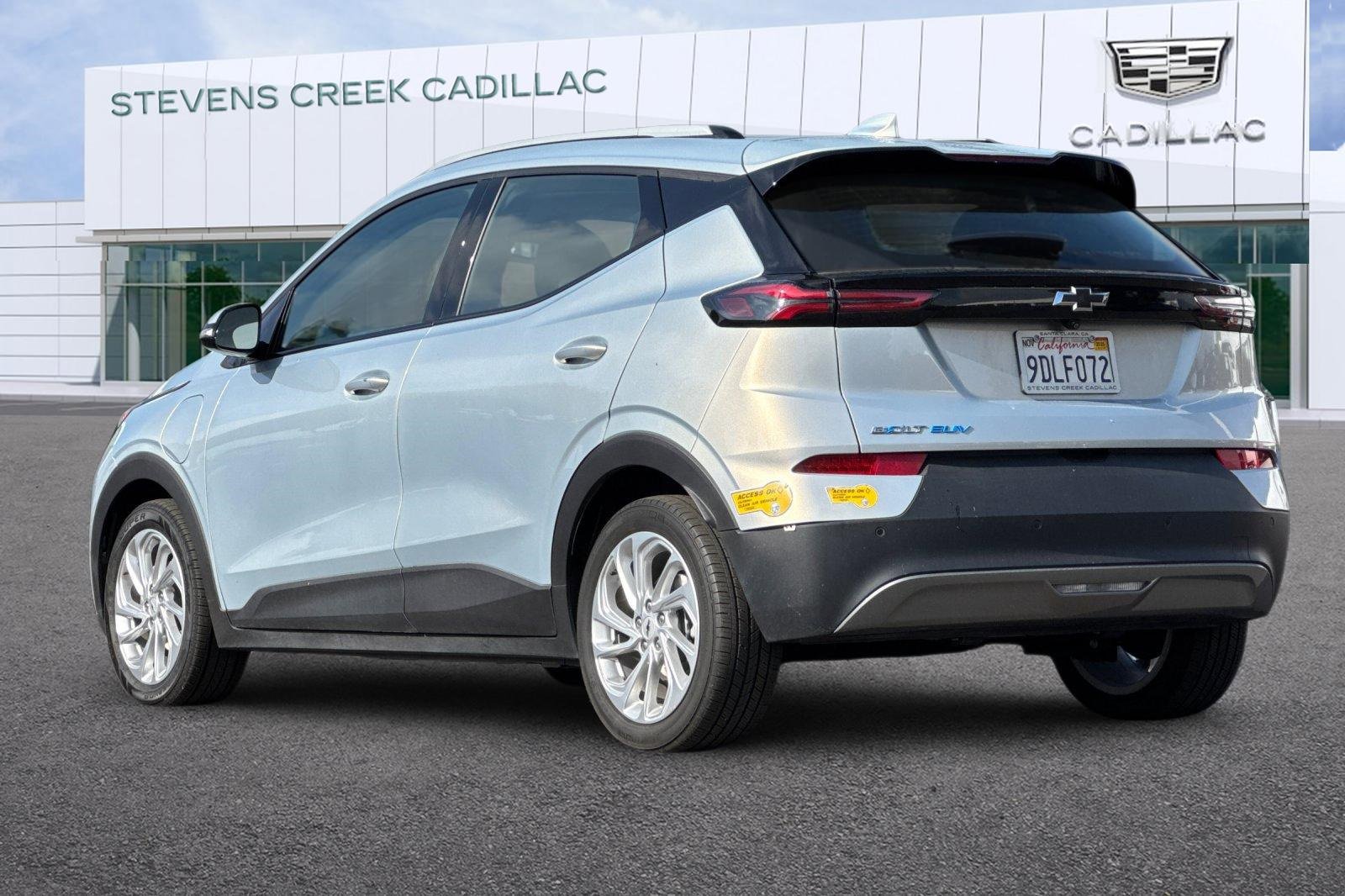 Used 2023 Chevrolet Bolt EUV LT w/ Comfort Package image 5