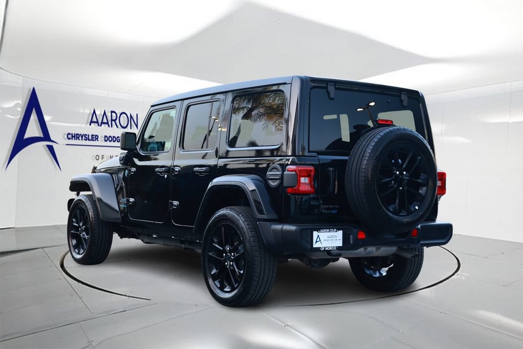 Used 2025 Jeep Wrangler Unlimited Sahara w/ Safety Group AWD/4WD image 2