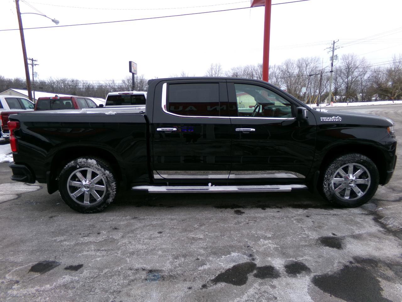 Used 2021 Chevrolet Silverado 1500 High Country w/ Technology Package image 2
