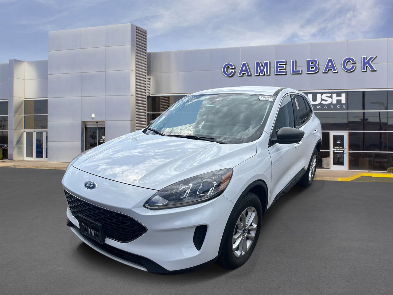 Used 2022 Ford Escape SE AWD/4WD image 2