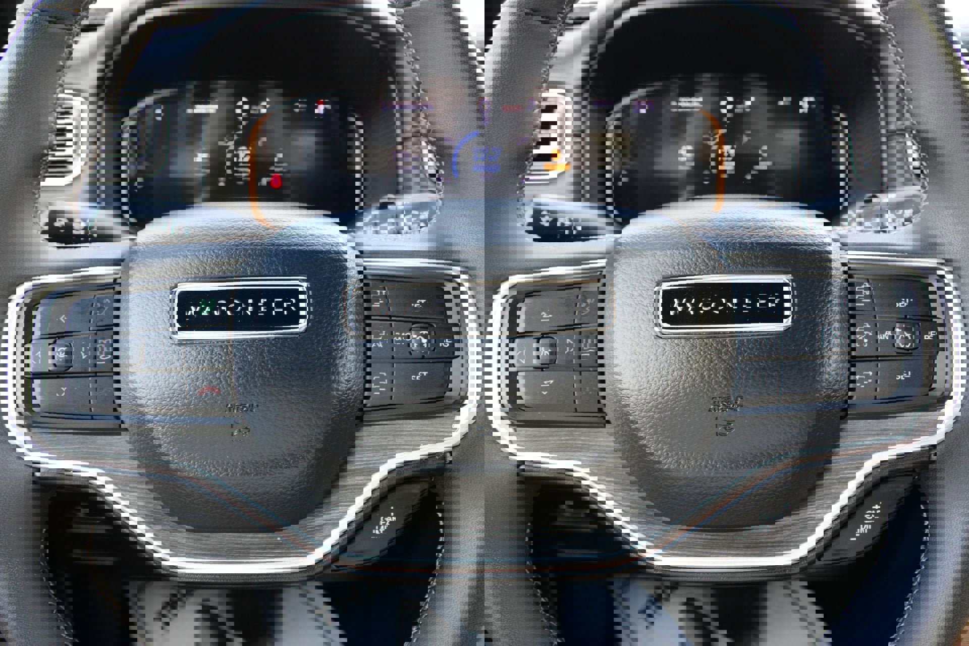 Used 2024 Jeep Wagoneer L Series II w/ Flexible Seating Group image 28