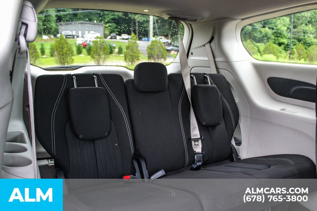 Used 2023 Chrysler Voyager LX FWD image 14
