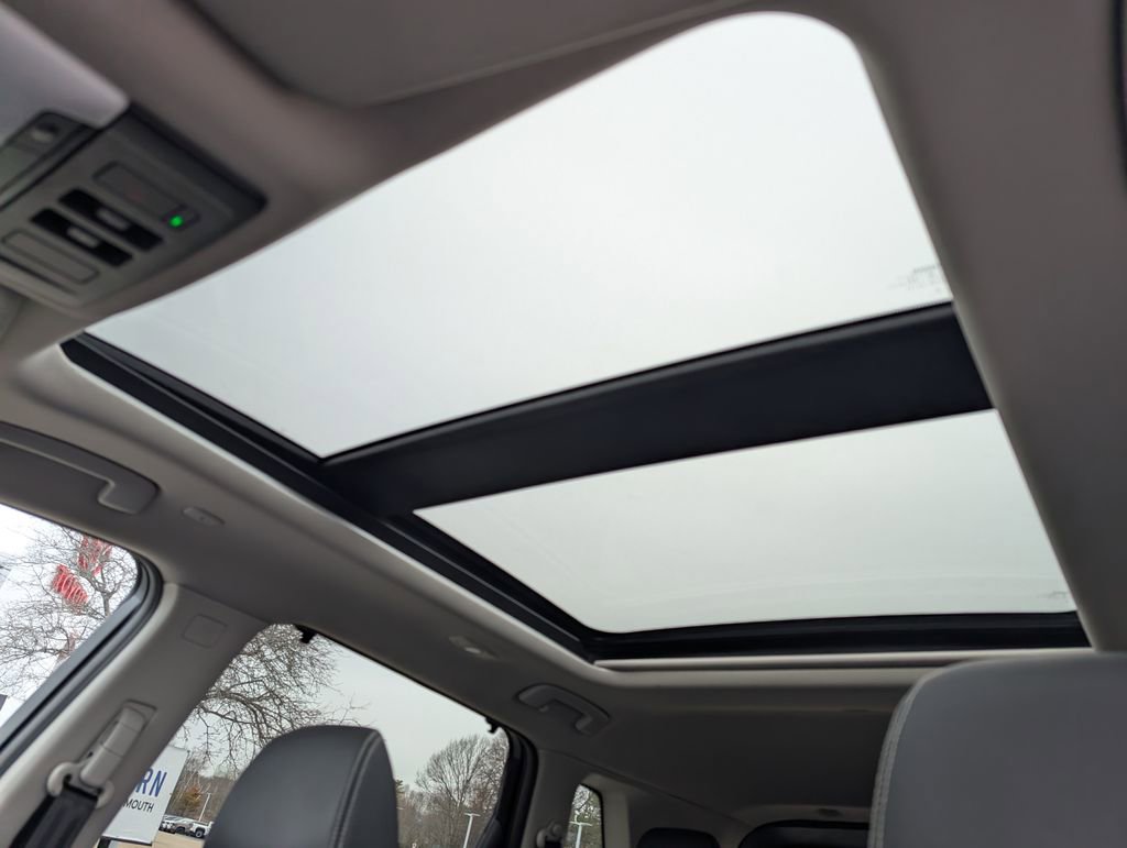 Used 2023 Nissan Rogue SL w/ SL Premium Package image 22