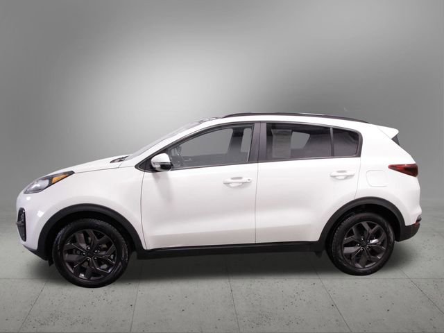 Used 2022 Kia Sportage Nightfall Edition image 2