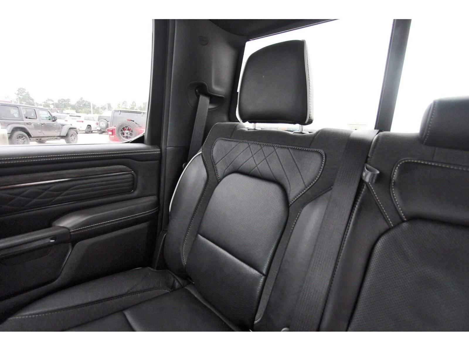 Used 2025 RAM 1500 Limited AWD/4WD image 14