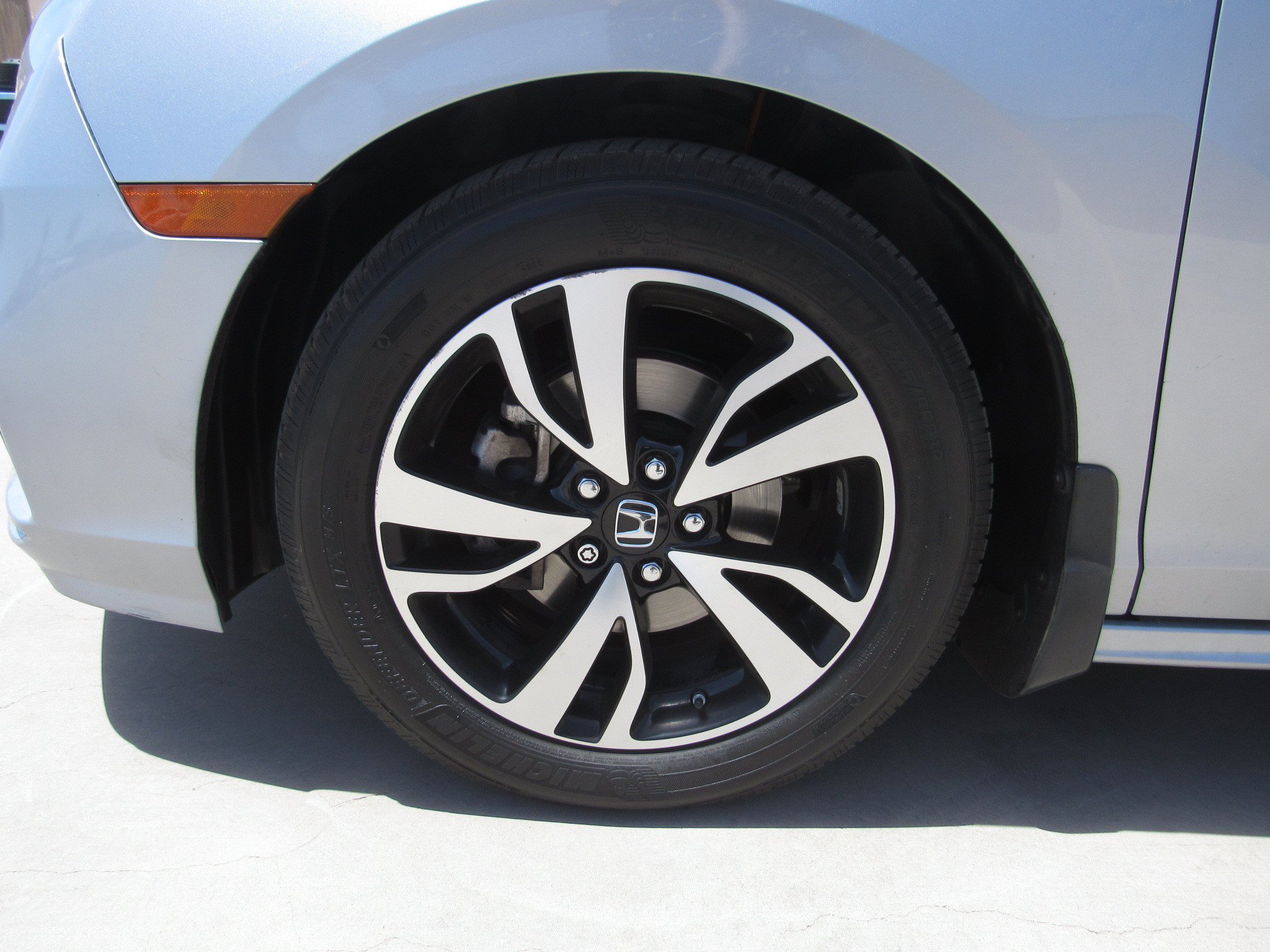 Used 2018 Honda Odyssey Elite image 4