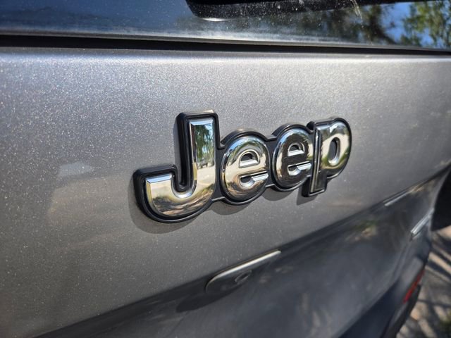 Used 2016 Jeep Cherokee Latitude w/ Safety/Convenience Group AWD/4WD image 4