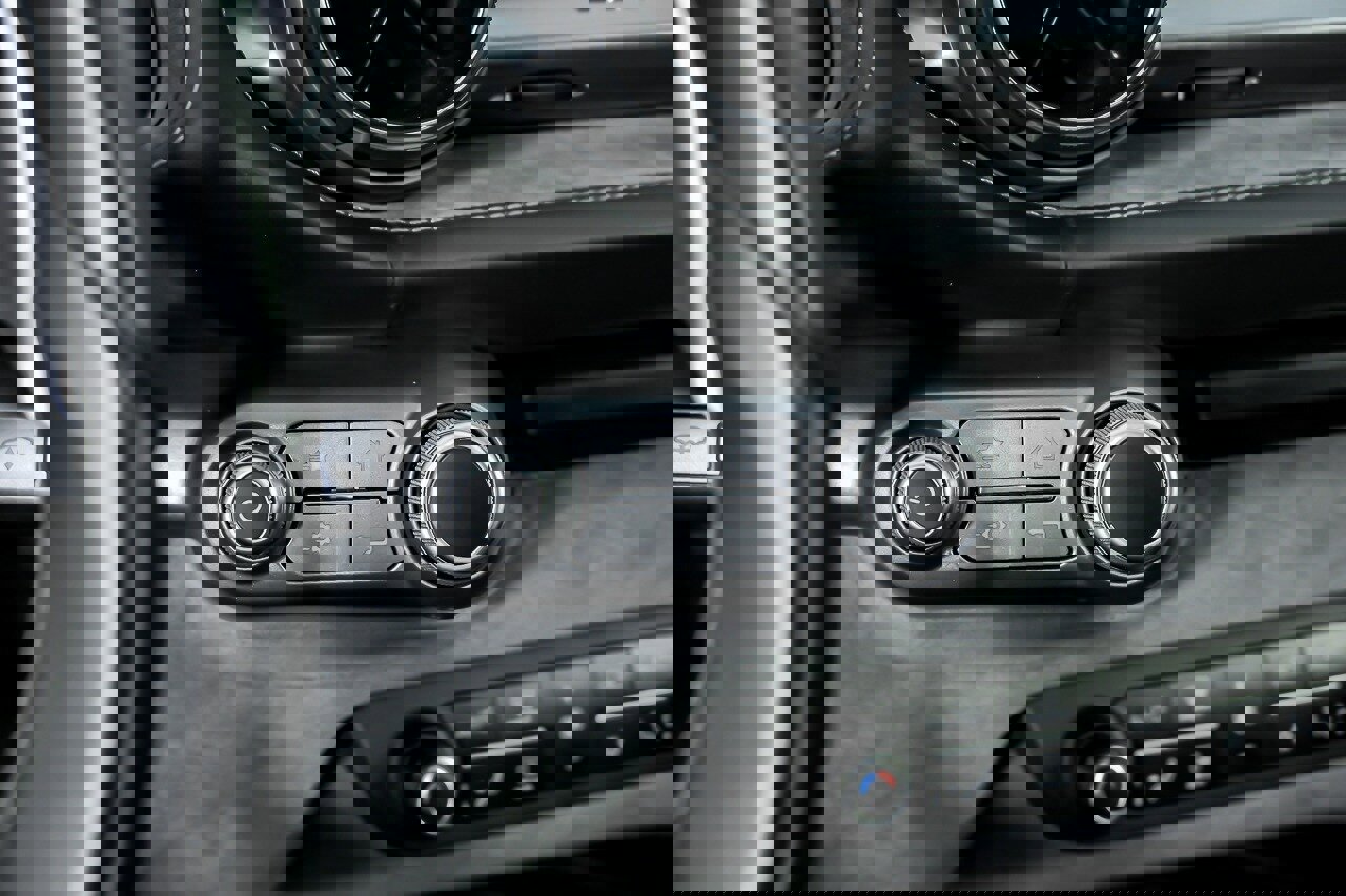 Used 2018 Ferrari 812 Superfast RWD image 32