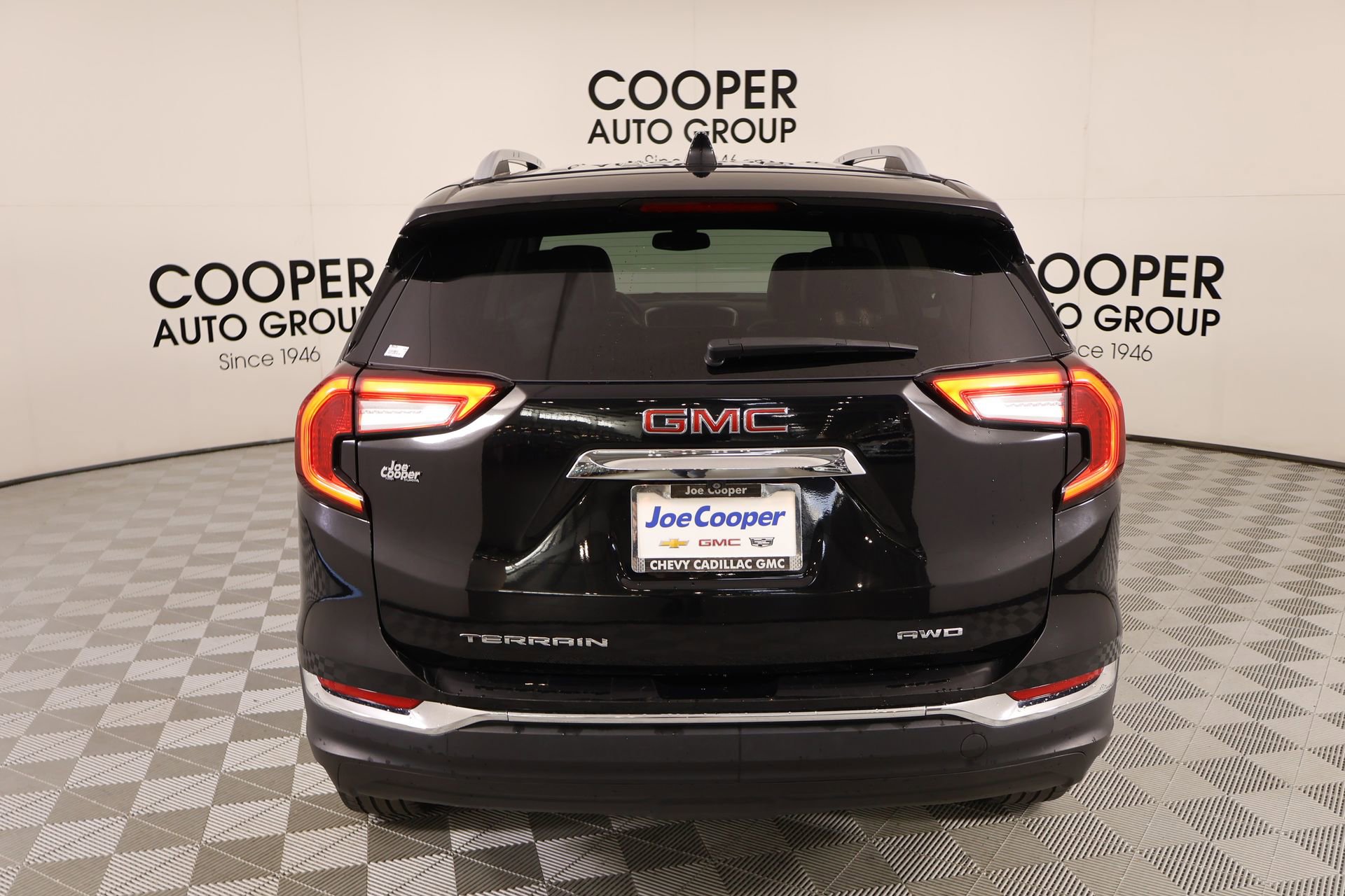 Used 2024 GMC Terrain SLT image 20