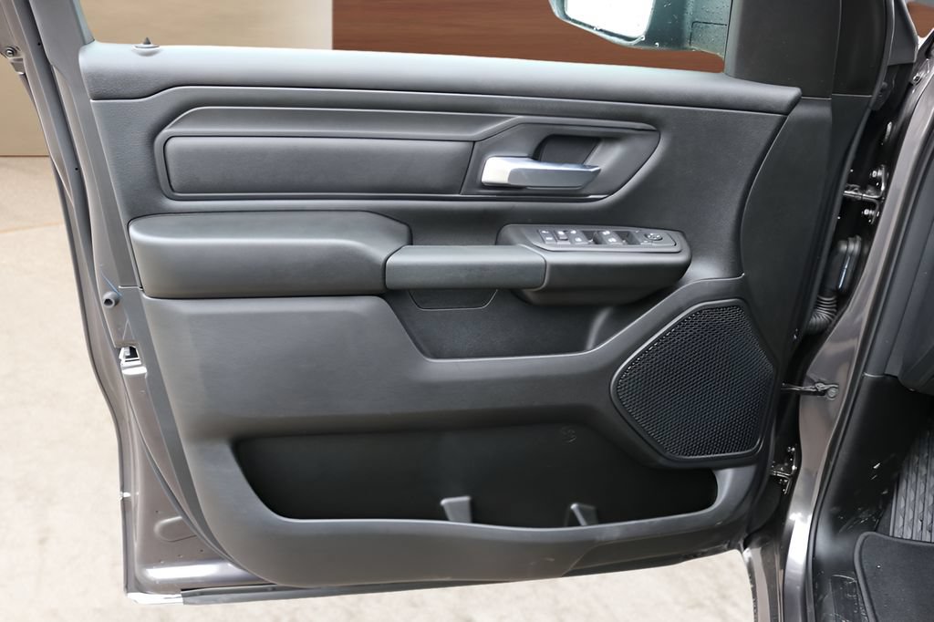 New 2026 RAM 1500 Express AWD/4WD image 10