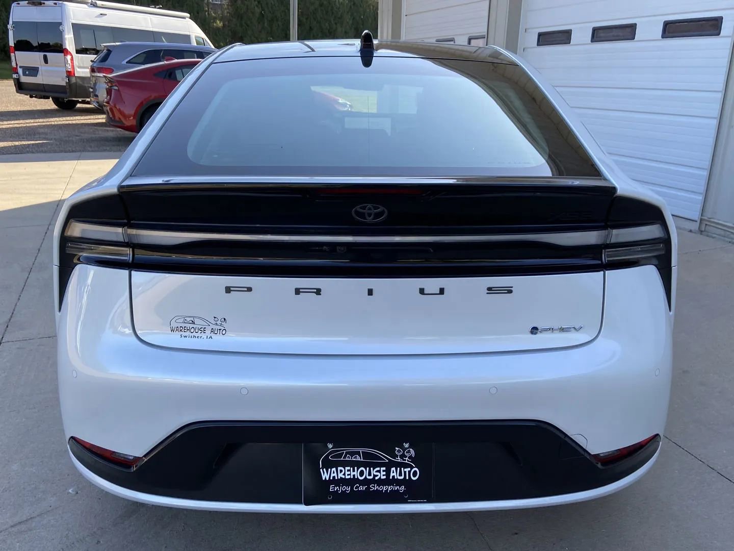 Used 2025 Toyota Prius Plug-In Hybrid image 6
