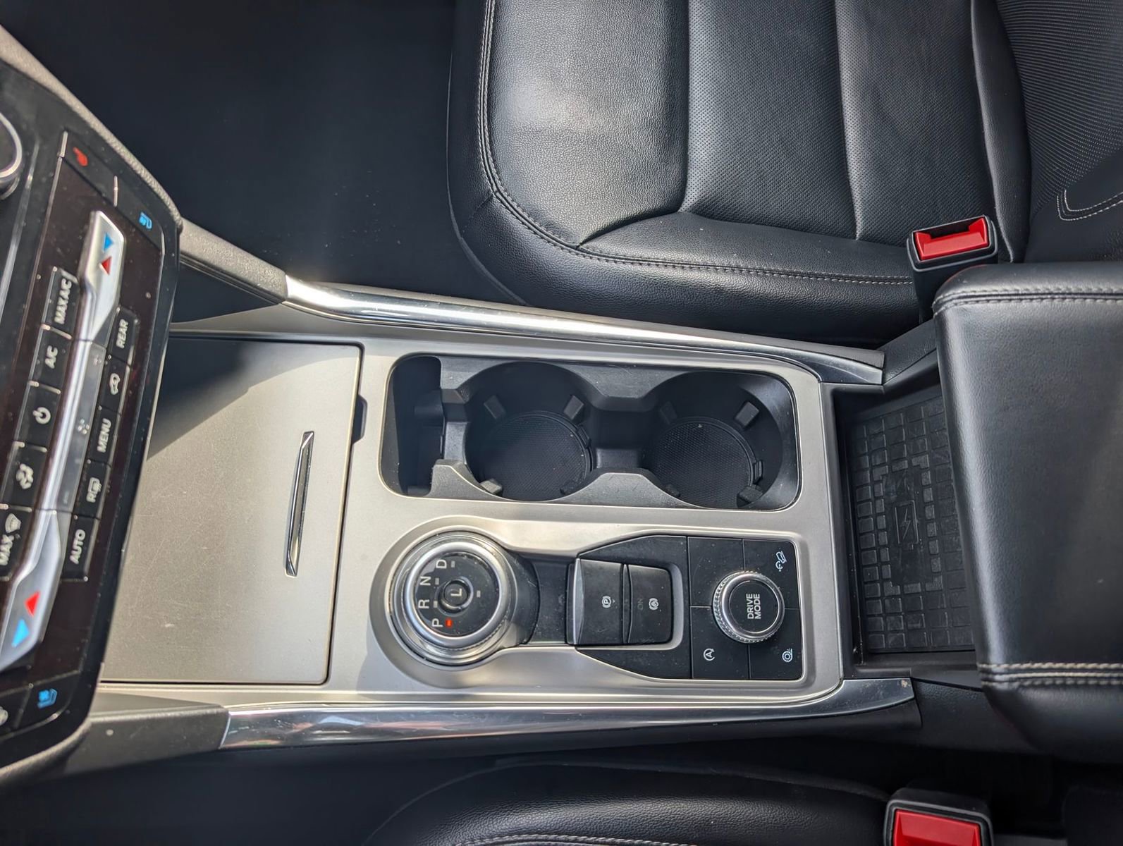 Used 2023 Ford Explorer Limited w/ Equipment Group 301A image 21