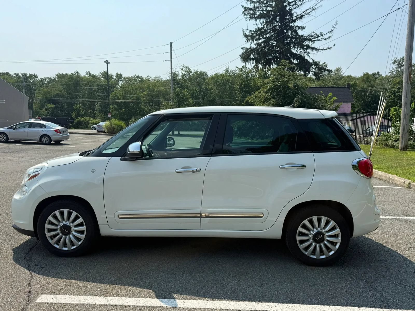 Used 2015 FIAT 500L Lounge FWD image 8