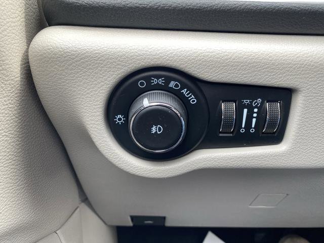 Used 2021 Chrysler Pacifica Touring-L image 35