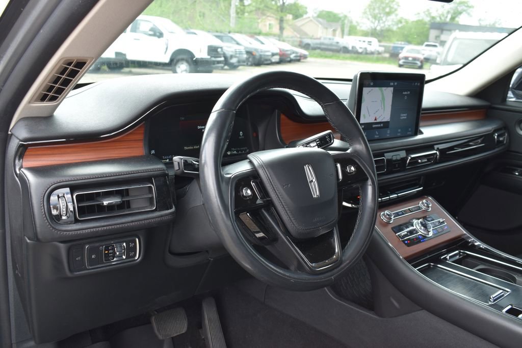 Used 2020 Lincoln Aviator Reserve w/ Elements Package Plus image 9