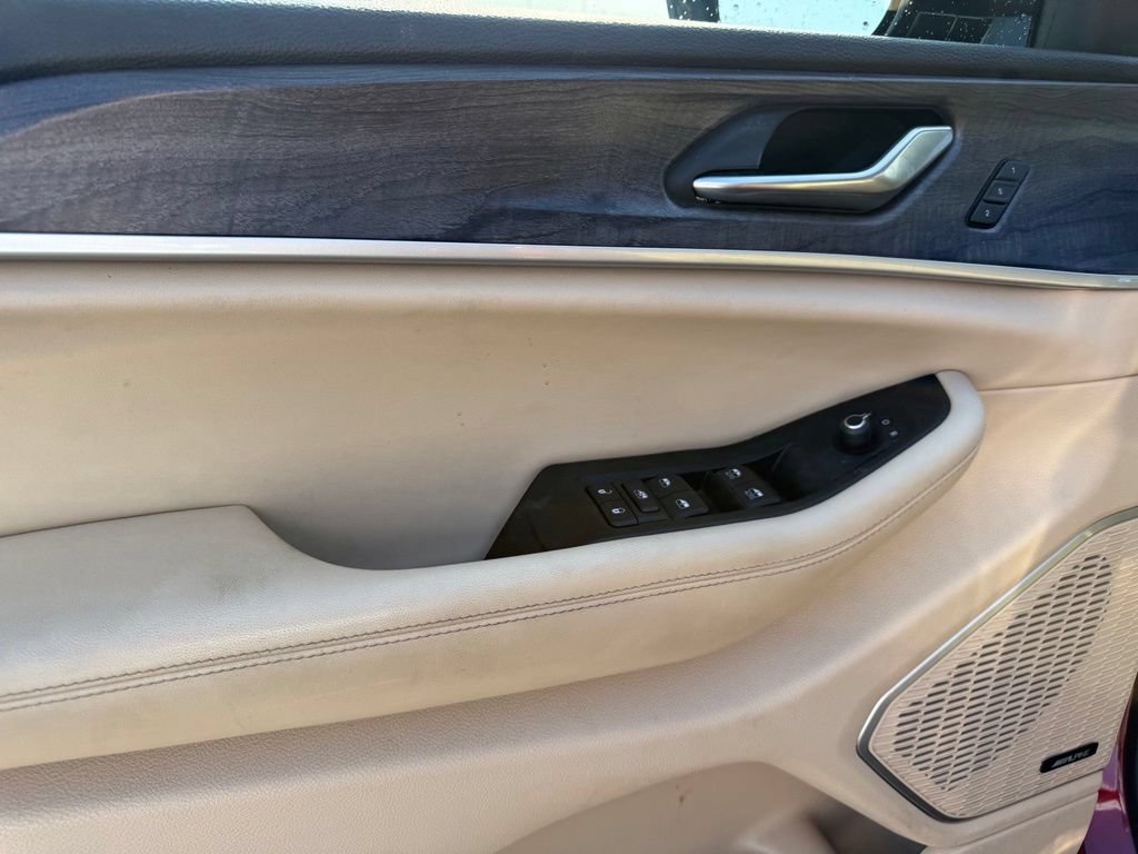 Used 2022 Jeep Grand Cherokee L Limited AWD/4WD image 5