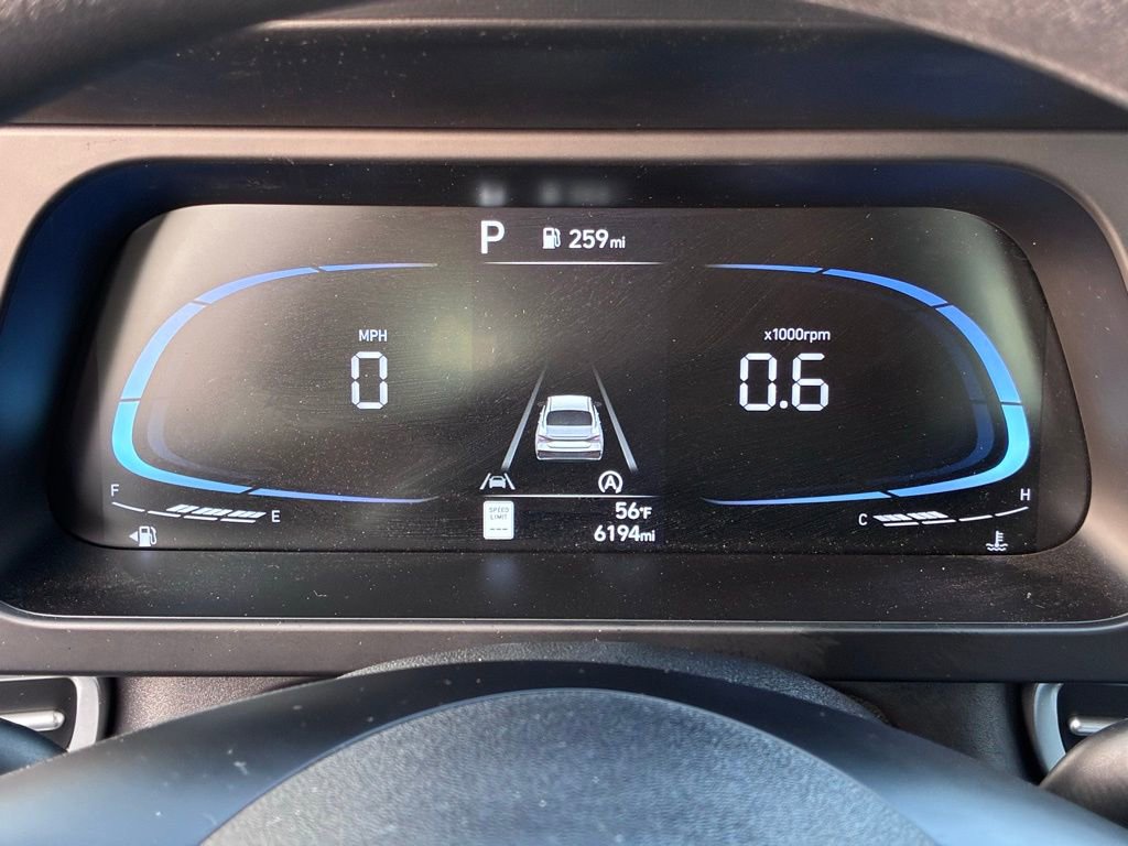 Used 2024 Hyundai Elantra SE FWD image 27