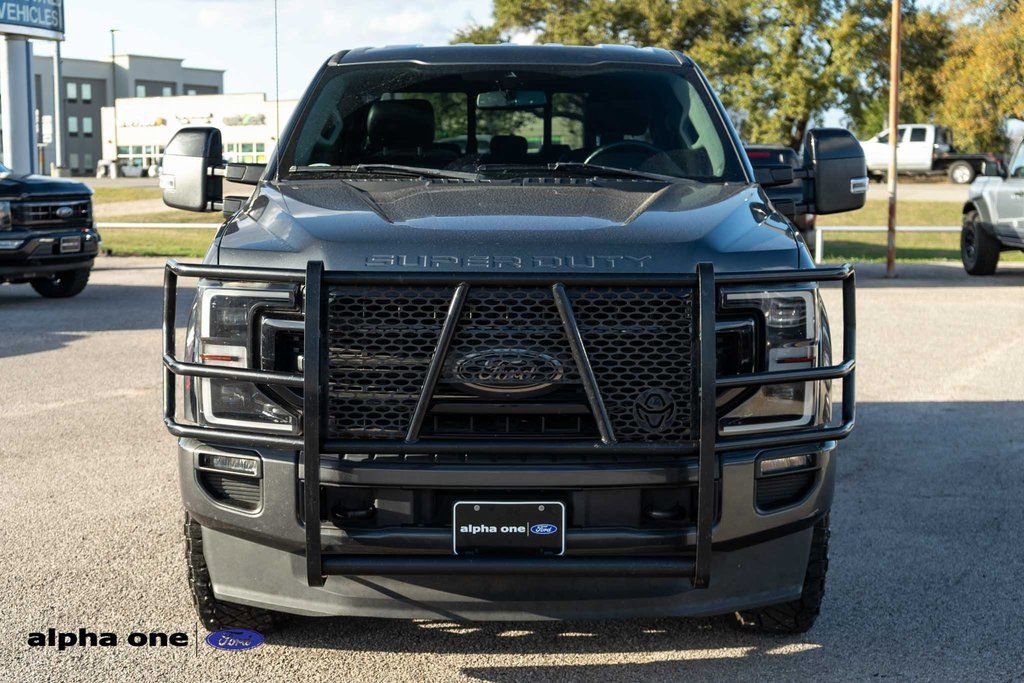 Used 2020 Ford F250 Lariat image 2