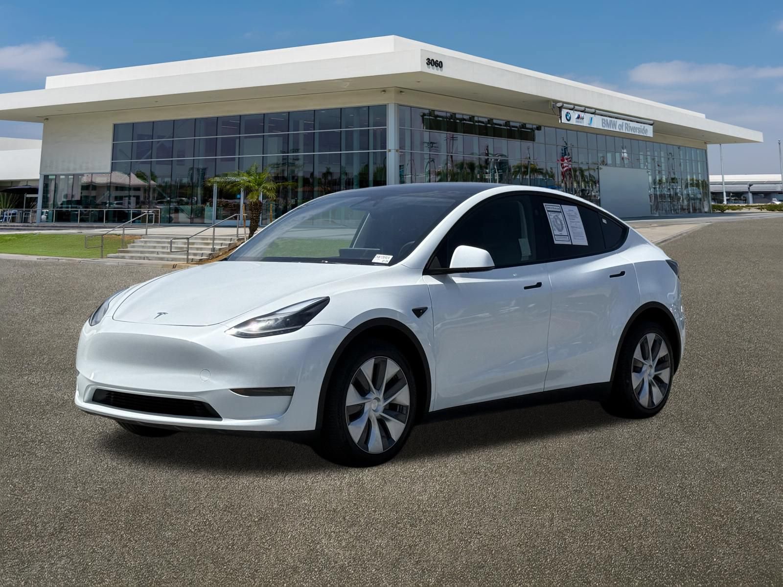 Used 2024 Tesla Model Y Long Range AWD/4WD image 4