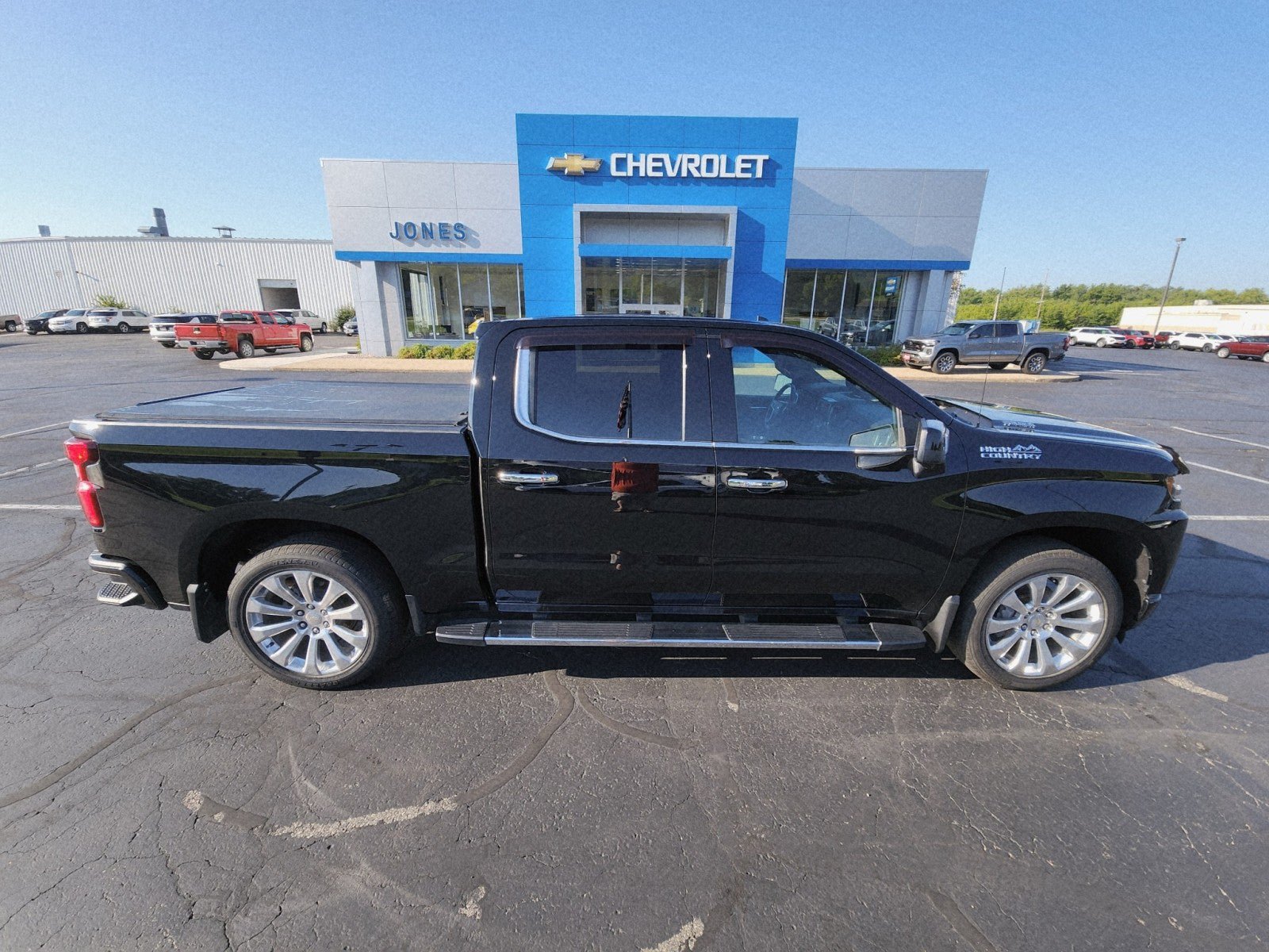 Used 2021 Chevrolet Silverado 1500 High Country w/ Technology Package AWD/4WD image 6
