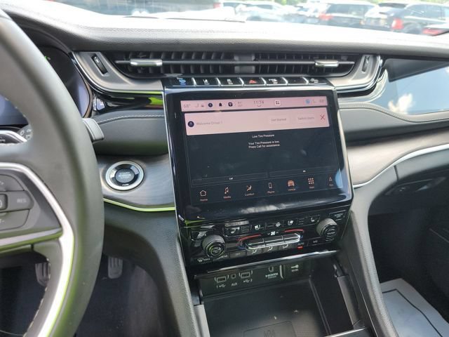 Used 2024 Jeep Grand Cherokee Limited 4xe AWD/4WD image 8