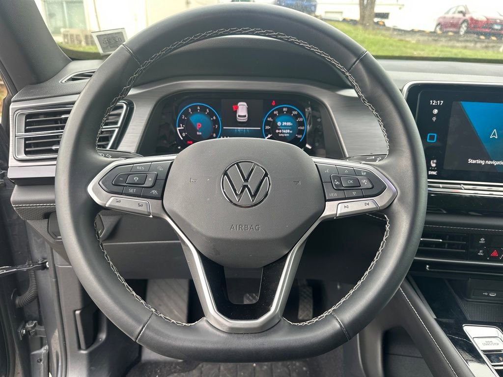 Used 2025 Volkswagen Atlas Cross Sport SE image 12