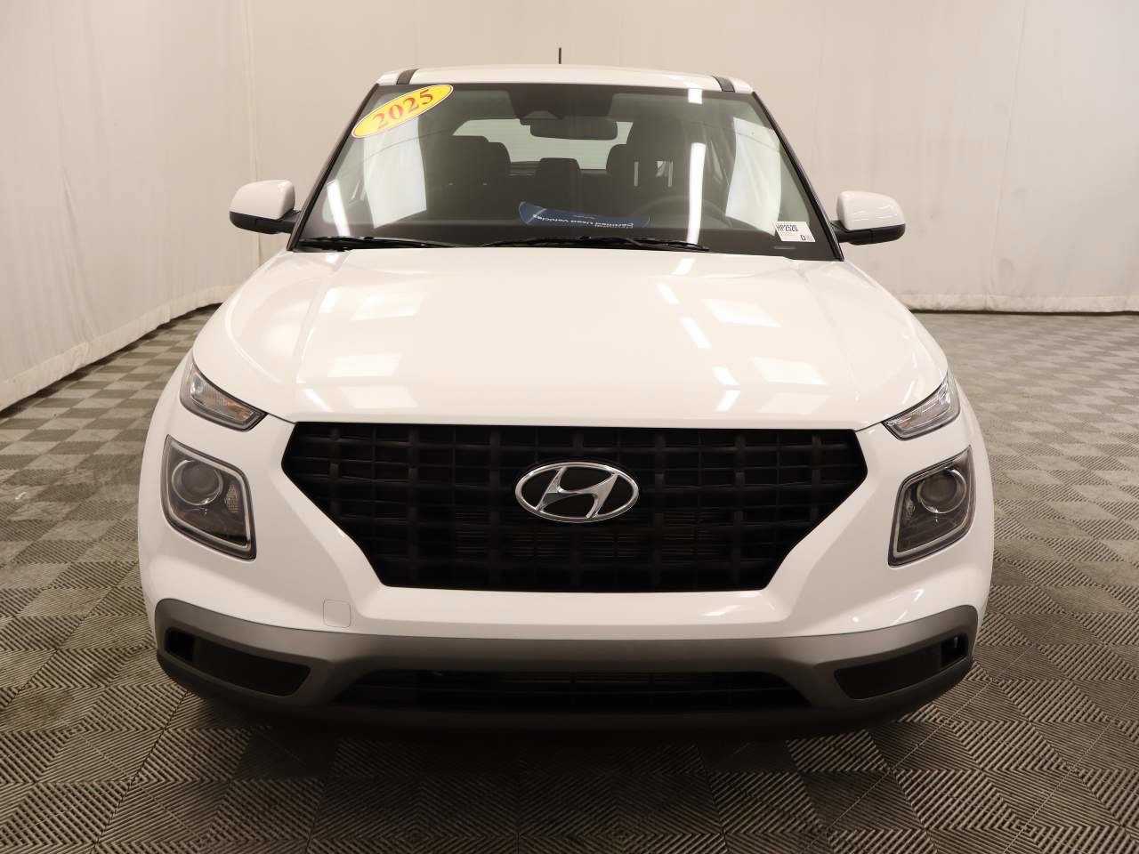 Used 2025 Hyundai Venue SE image 5